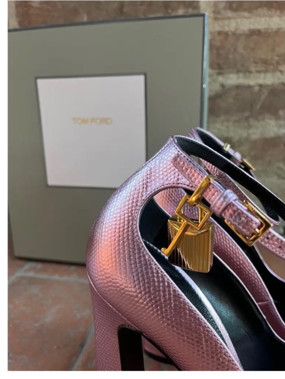 Tom Ford heel with gold padlock - Picture 4 of 4